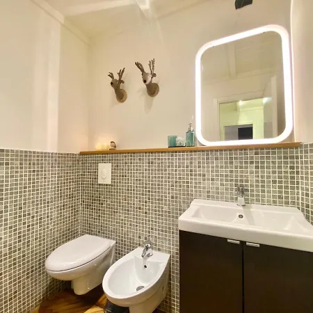Casaviva - Stylish Central Bilo In Carmine 제노바